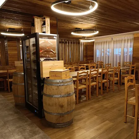 Boschetto Ristorante Pizzeria 호텔 3*